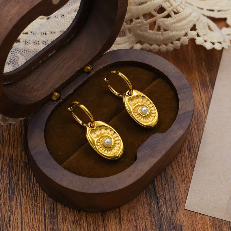Titanium Steel Earrings Oval Inlaid Pearl Texture Earrings Earrings Retro High-End Girls