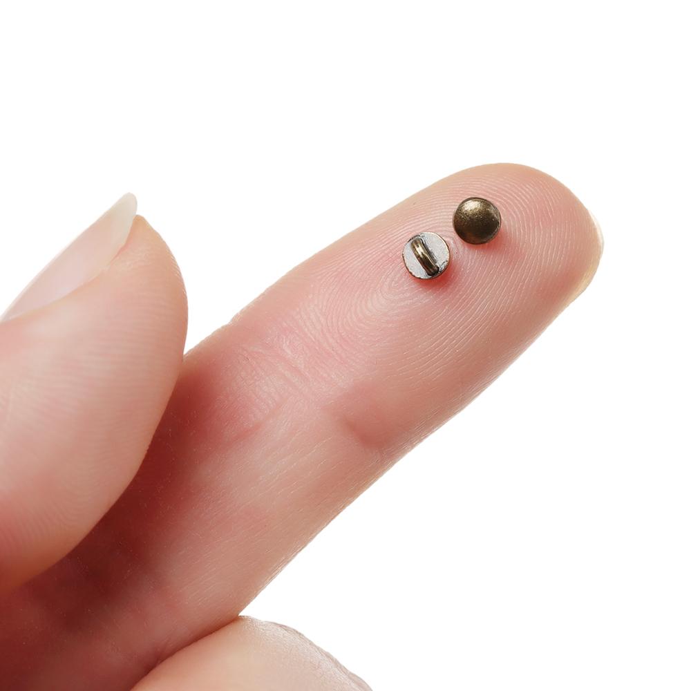 Hochwertige Mini DIY Puppe Ultrakleine Schnalle Solide Runde Knöpfe Gürtelschnallen 1/6 Puppenkleidung