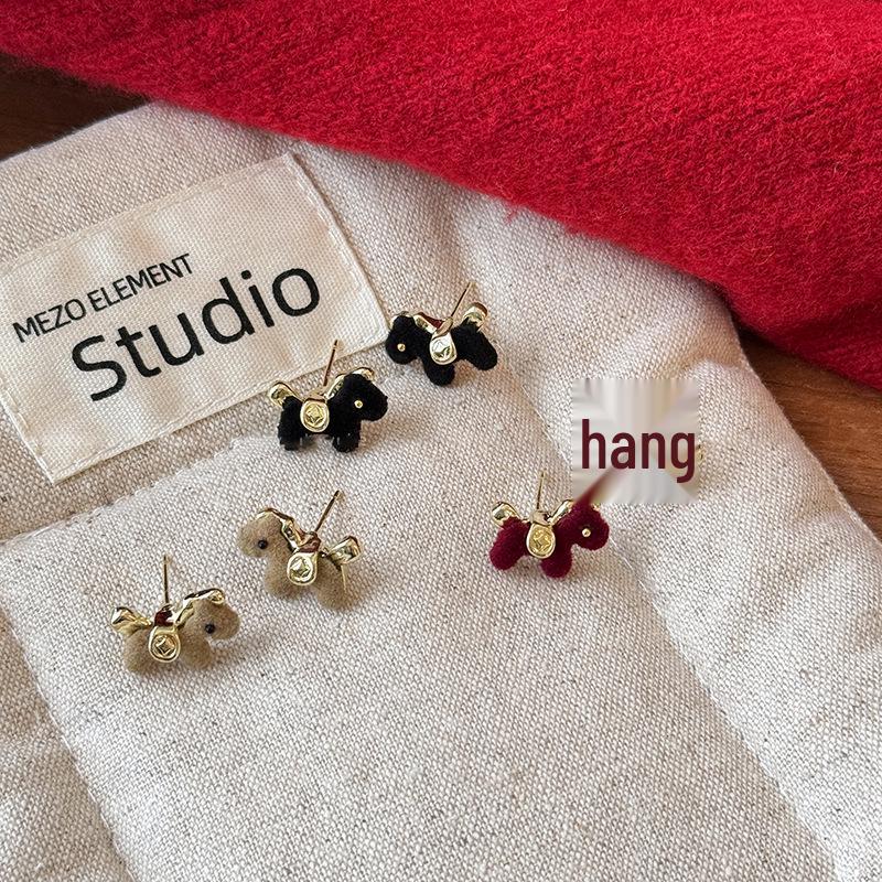 Retro Silver Little Horse Flocked Earrings - Korean Style, Simple & Versatile Niche Studs for a Fashionable High-End Look