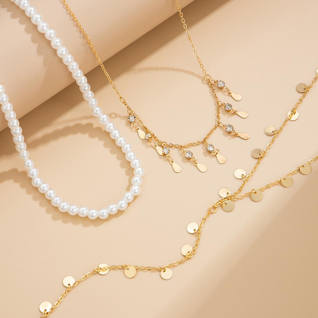 Sweet And Cool Imitation Pearl Beaded Collarbone Necklace, Fashionable Metal Disc Stacked With Chain Necklace For Women