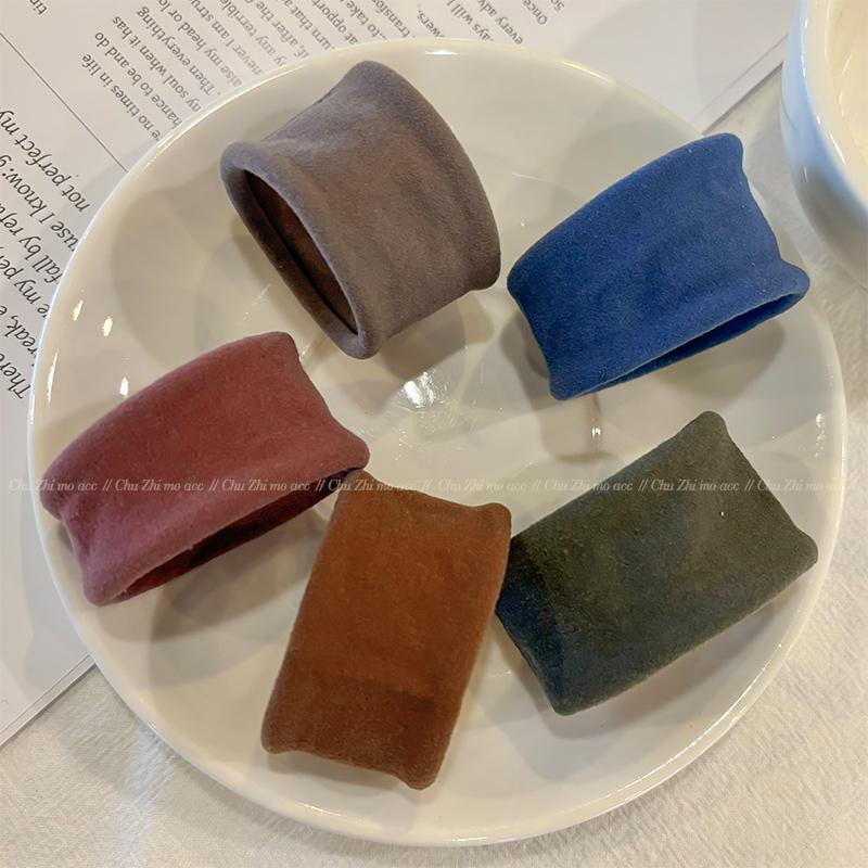 Hochelastisches Haargummi: Damen-Stirnband mit breiter Kante für Pferdeschwanz