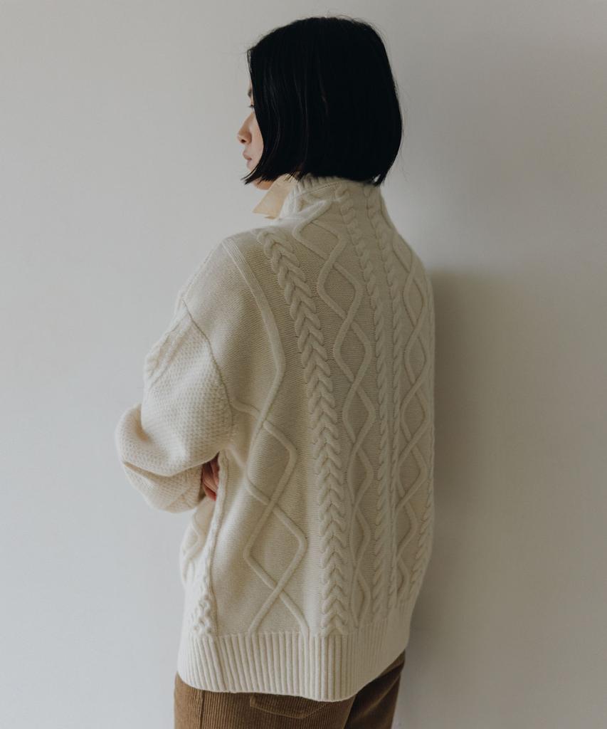 Beullaengkeulumumeon Cable Turtleneck Knit_Natural