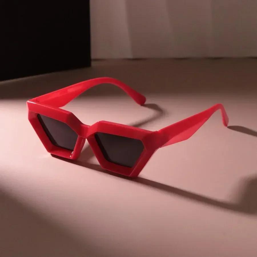

Luxurious Punk Sun Glasses Women Men Cat Eye Sunglasses Female Casual Candy Colors Mirror Designer Brand Fashion other