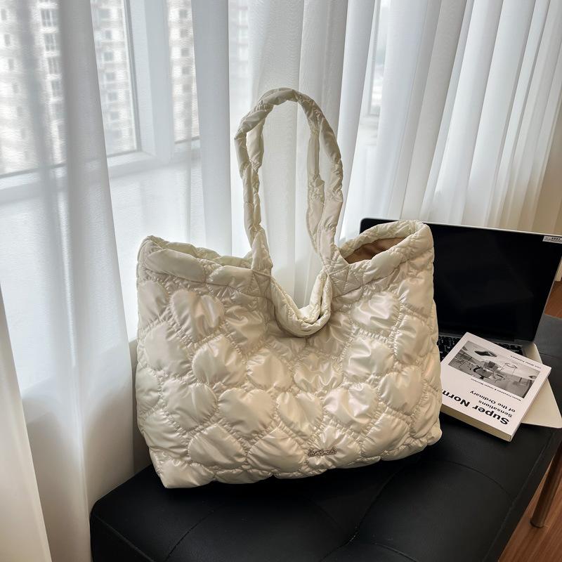 Love Large-capacity Tote Bag 2025 New Down Bag Large-capacity Commuting Niche Design Shoulder Armpit Bag