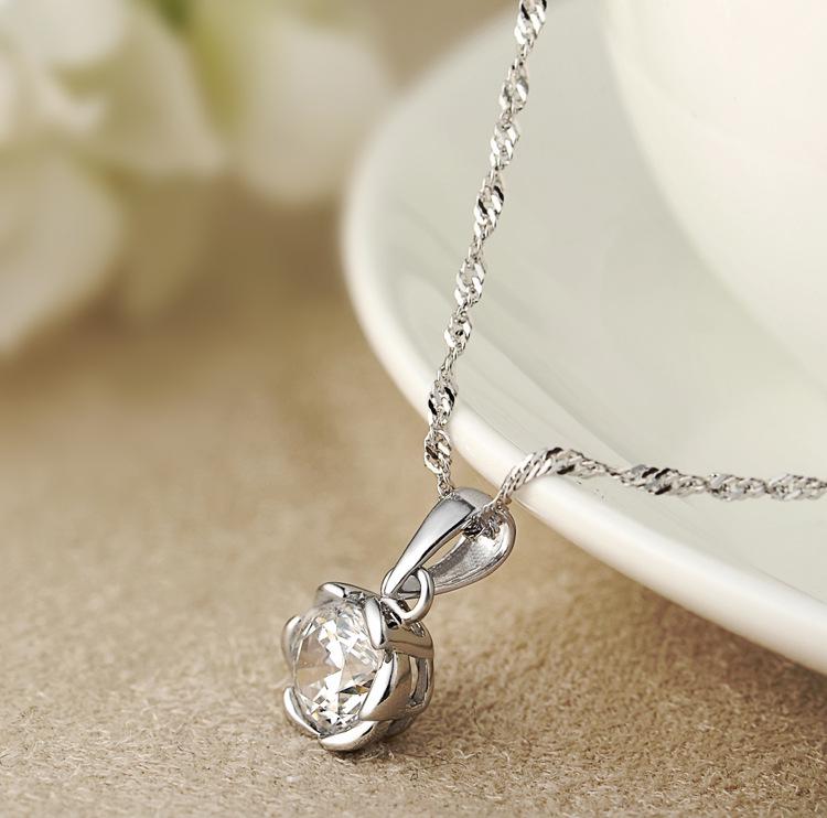 Korean Fashion Imitation Silver Zircon Pendant Necklace for Women
