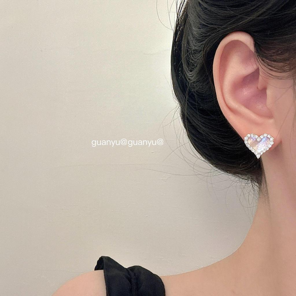 Exquisite Zircon Heart Shell Stud Earrings - Women's Fashion Light Luxury Style, Sweet & Versatile.