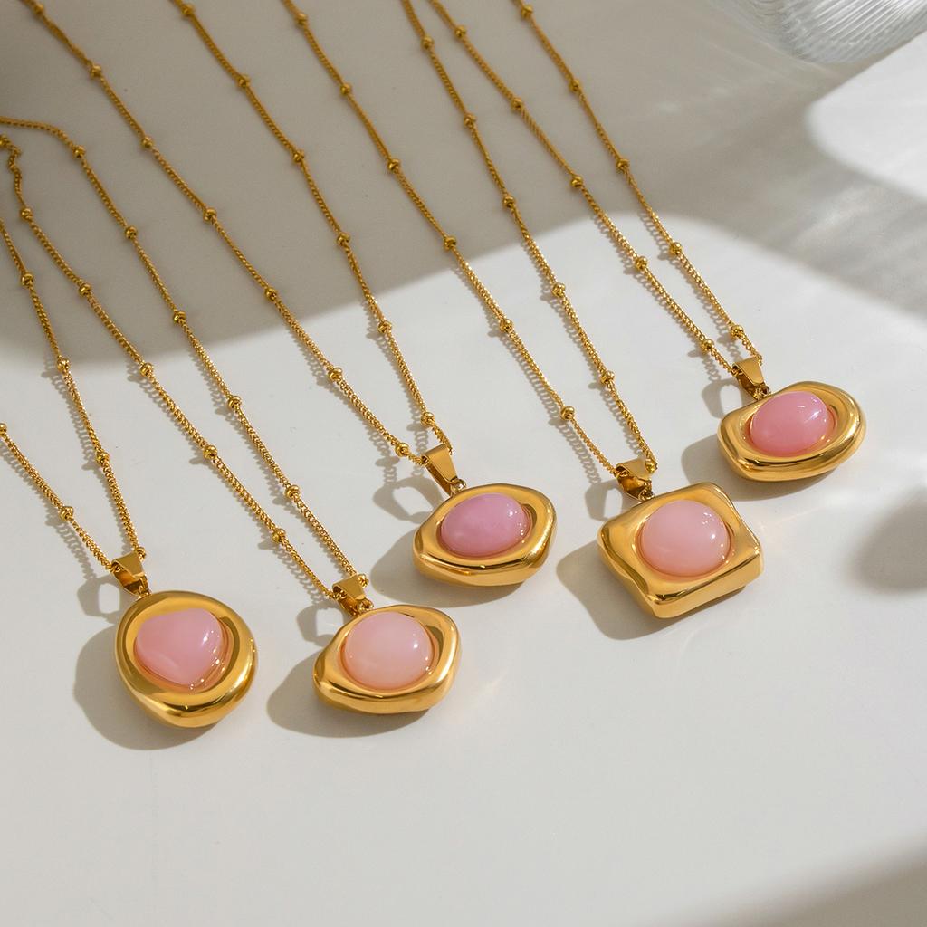 X&L Sweet Heart Irregular Wavy Pink Natural Stone Pendant Necklace 18K Gold Plated Stainless Steel Waterproof Fashion Jewelry