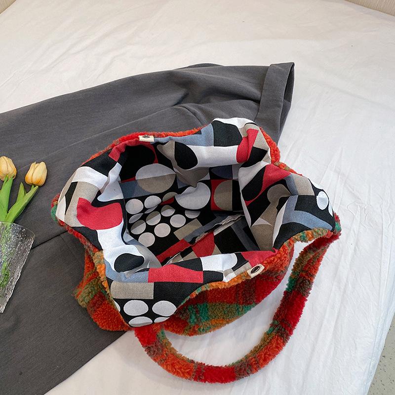 Yogodlns Women Retro Lamb Wool Cute Fluffy Handbag Plush Shoulder Bag Work Tote Bag for Shopping Work Daily Use