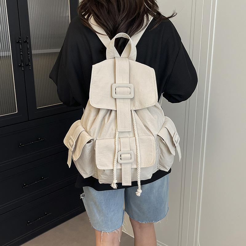 This Backpack Is A Lightweight Schoolbag for Students, A Large-capacity Simple and Casual Commuting Backpack for Both Men and Women