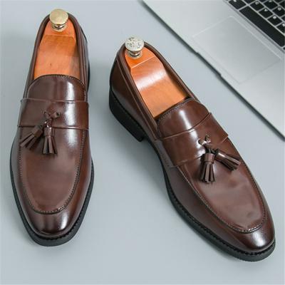Mocassini Nuovi alla Moda con Nappe Nere e Marroni per Uomo Punte di Marca Scarpe Eleganti Casual da Lavoro Scarpe da Festa Matrimonio Ritorno a Casa