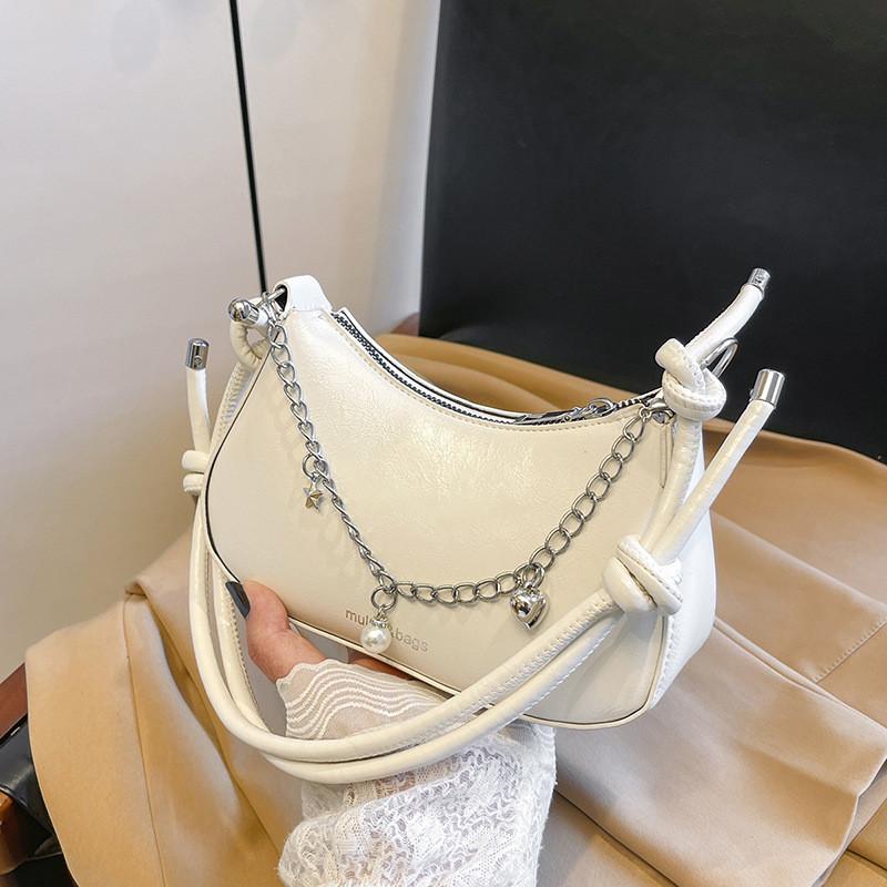 Pu Material Crossbody Bag For Women With Chain Detail And Zip Closure For Daily Use