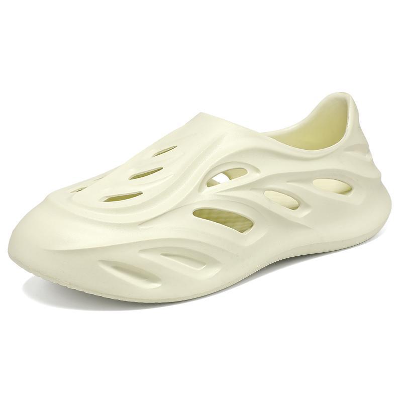 Hole Shoes Men Wear Beach Sandals In Summer with Soft Soles and Non-slip 2025 New Lightweight Bag Head Cool Slippers Men