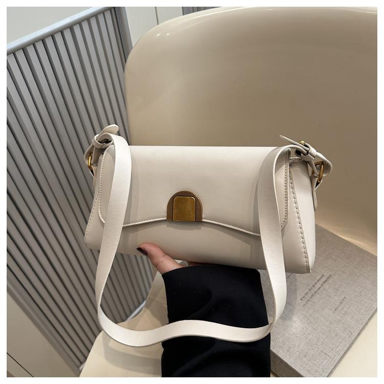 Retro baguette underarm bag women's 2025 new niche fashion high-end shoulder bag versatile messenger small square bag