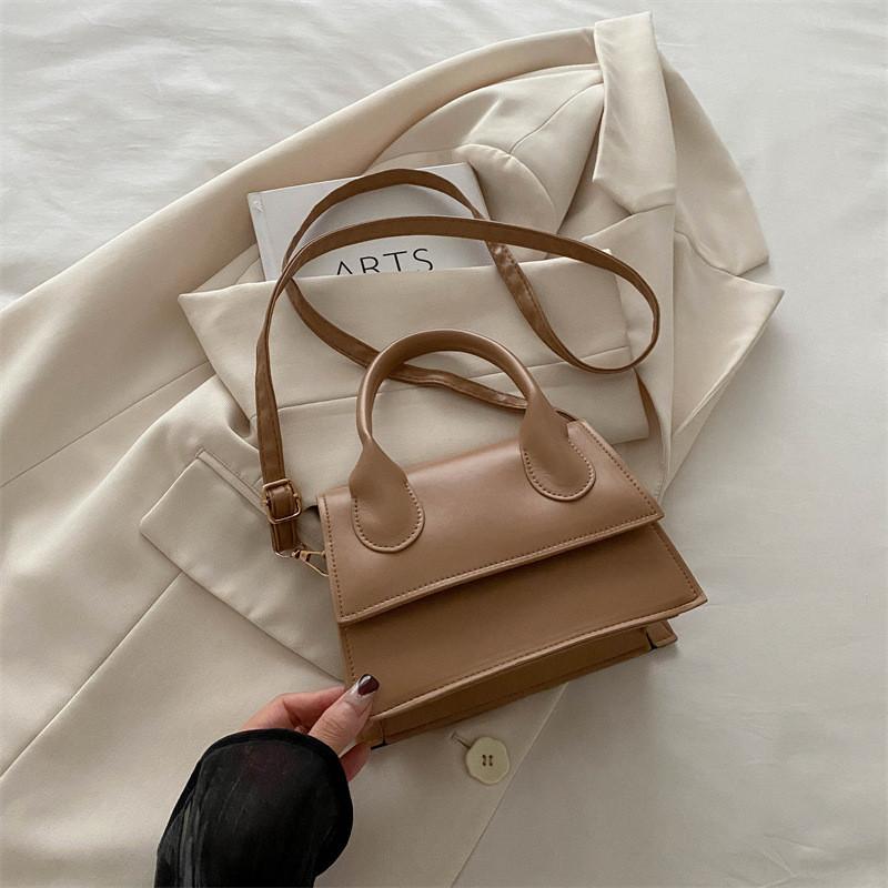 Chic And Stylish Retro Shoulder Bag With Soft Pu Material Perfect For Daily Use