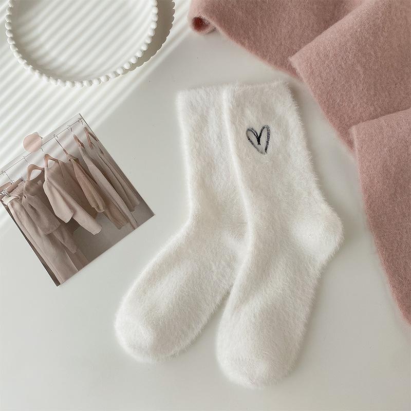 Mink Fleece Socks for Women, Warm and Non-freezing Feet in Autumn and Winter, Sleep Socks with Heart Embroidery and Fleece, Versatile Socks