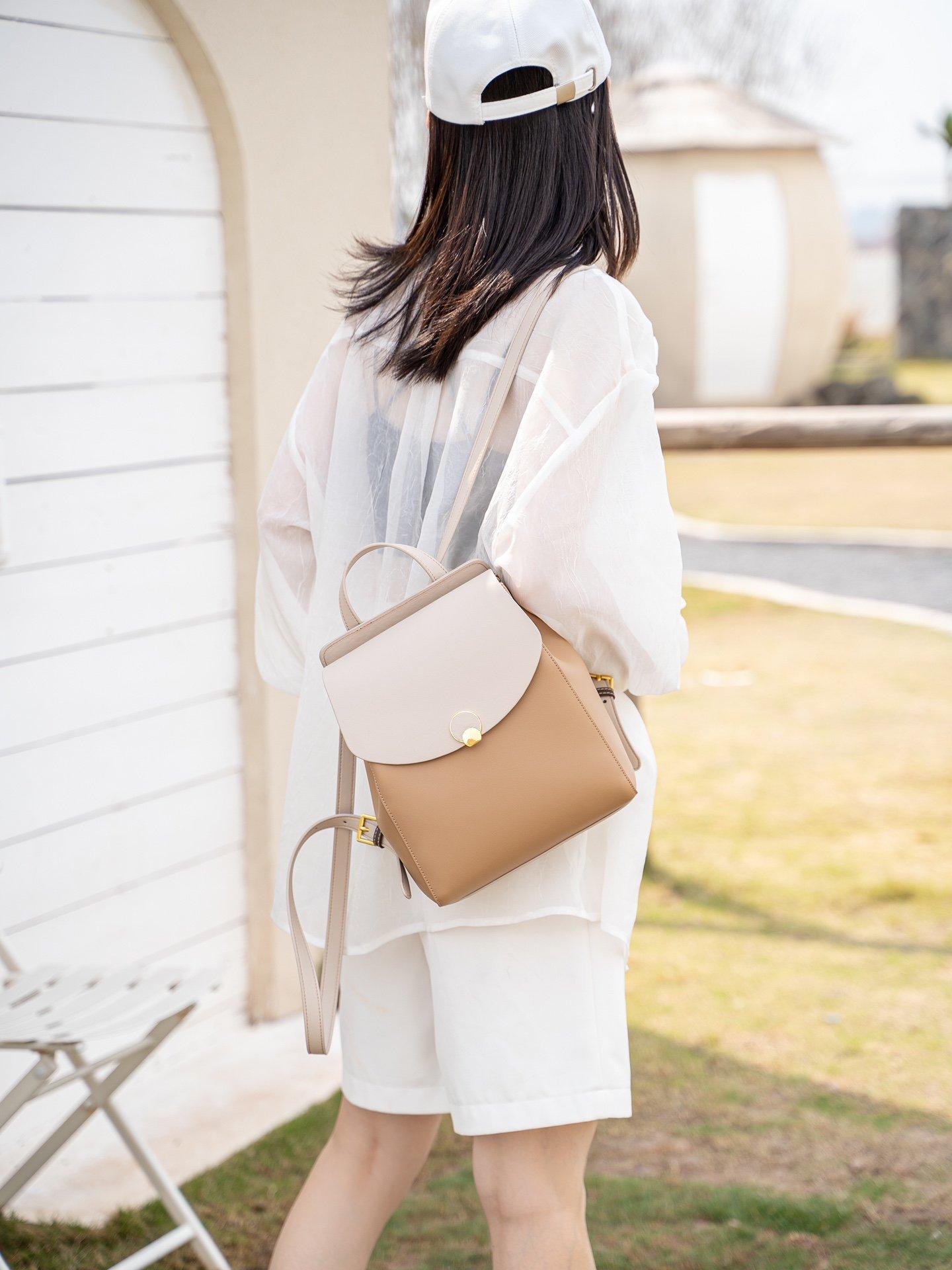 

Женский рюкзак новый повседневный большой вместимости универсальный дорожный школьный рюкзак модный контрастного цвета из коровьей кожи рюкзак для поездок на работу