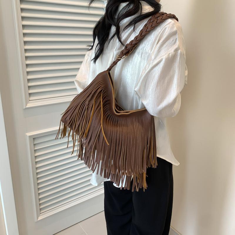 Summer new bohemian brown personalized bag women's bag retro versatile shoulder messenger bag fringed bag