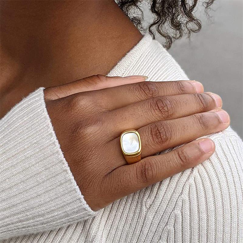 Niche Design Mother-of-Pearl Gold-Plated Ring for Women - Elegant, Versatile, and Luxurious
