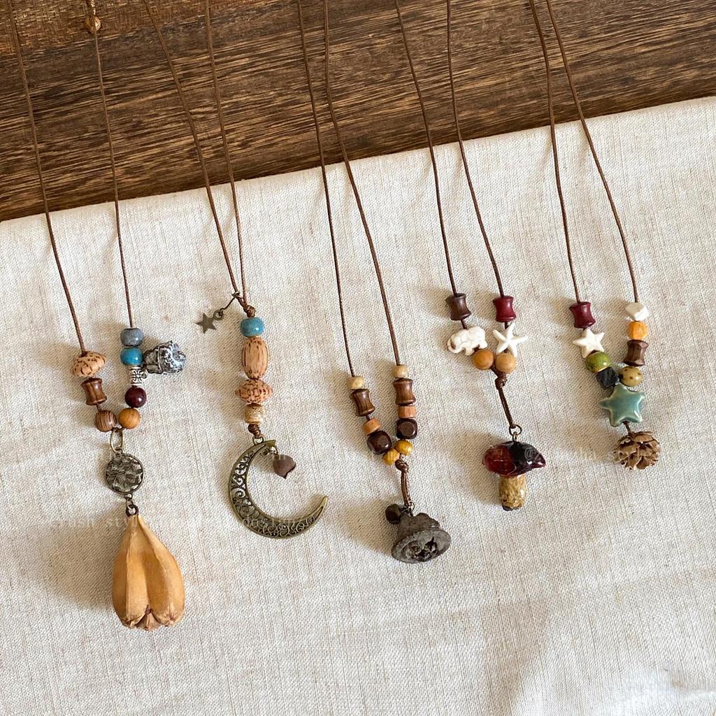 Bohemian Leather Cord Ceramic Pendant Necklace: Retro Clavicle Chain Artistic Jewelry for Women