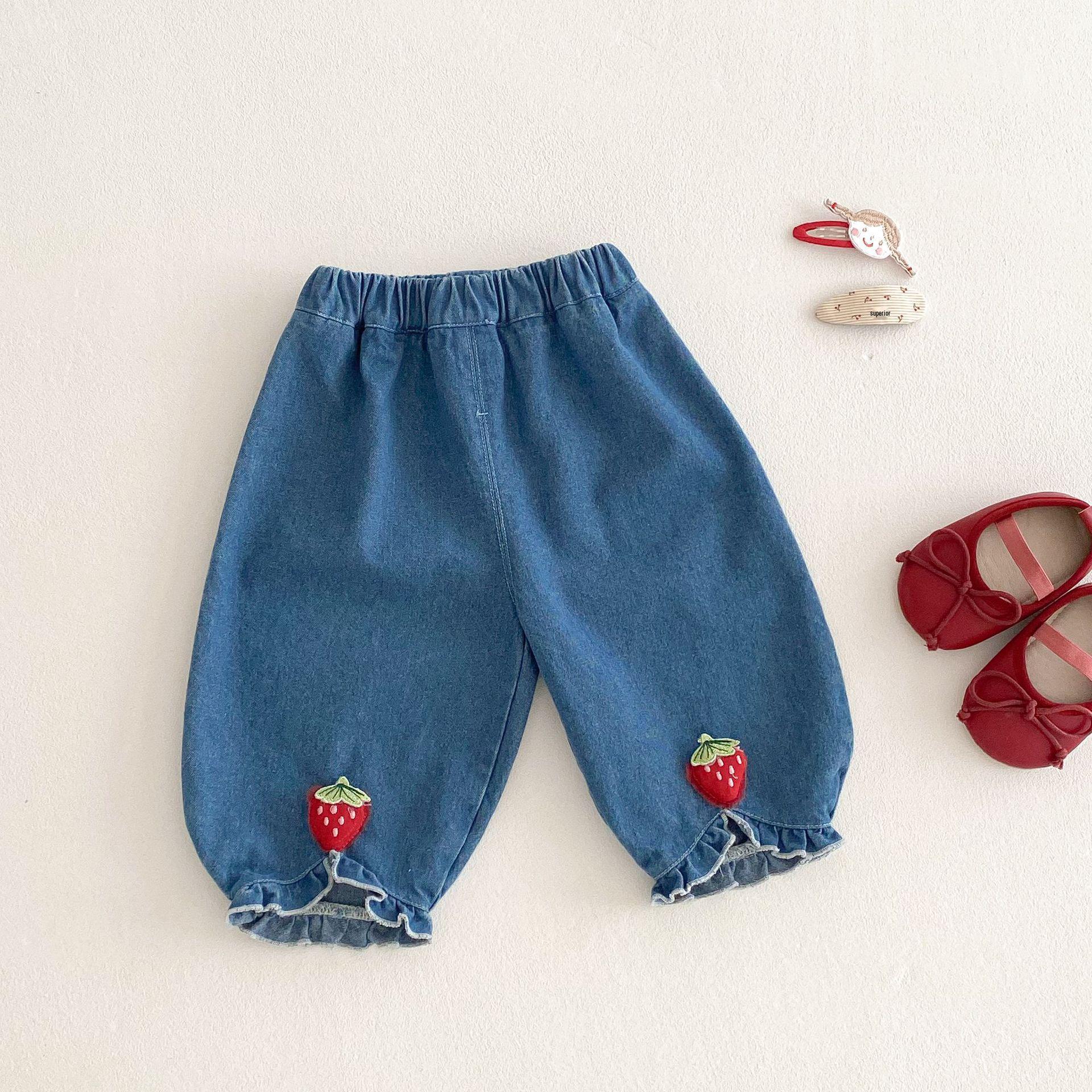 

Girls Spring 2025 Korean-Style Strawberry Top Size 80