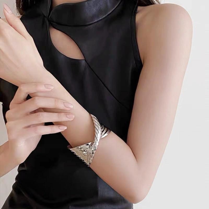 Cross Surround Irregular Opening Smooth Surface Bracelet Retro High Sense Unique Twist Bracelet Arm Ring
