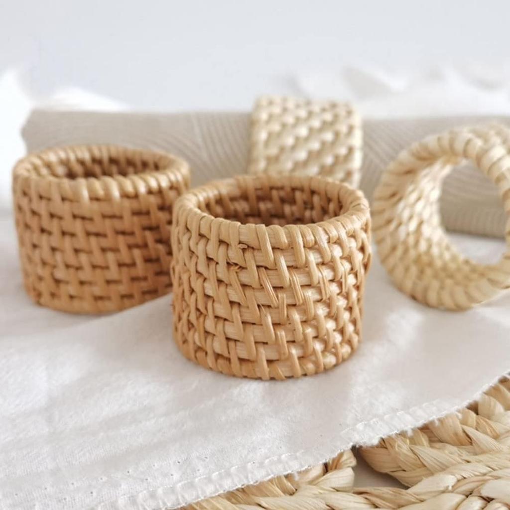 Woven Rattan Napkin Rings, Handmade Natural Wicker Napkin Rings, Farmhouse Chic Napkins Holder for Party Dinner Dining Table Decoration