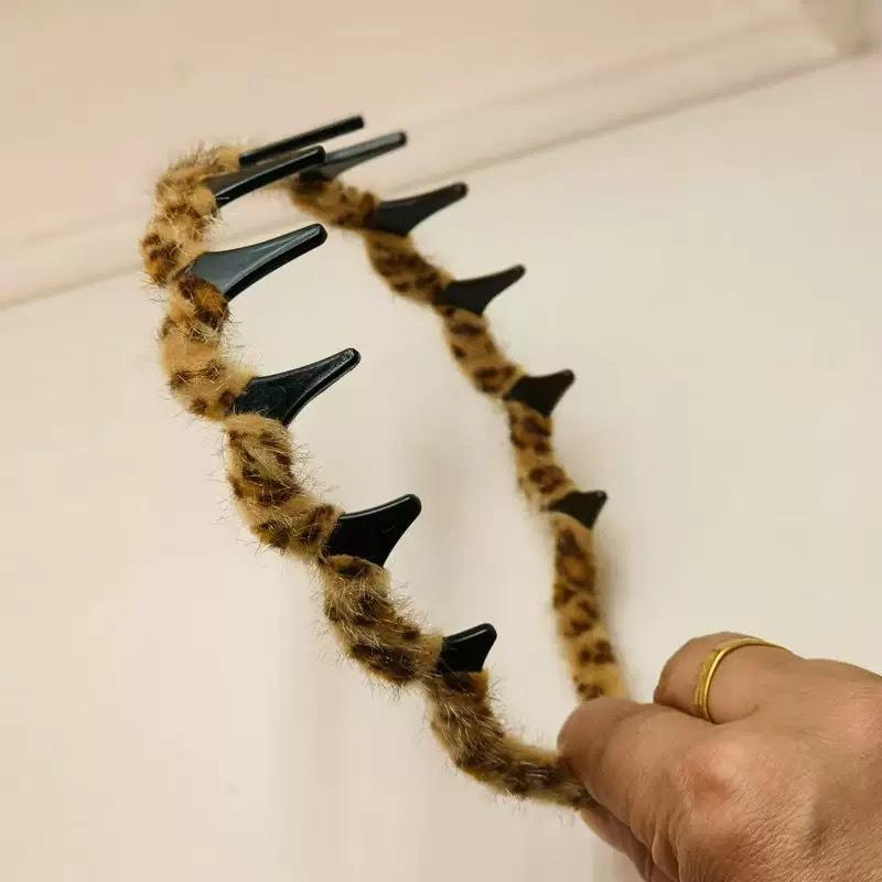 Sweet and Cool Leopard Print Spiked Wavy Hairband for Fluffy Face Wash and Hair Compression, Anti-slip Headband