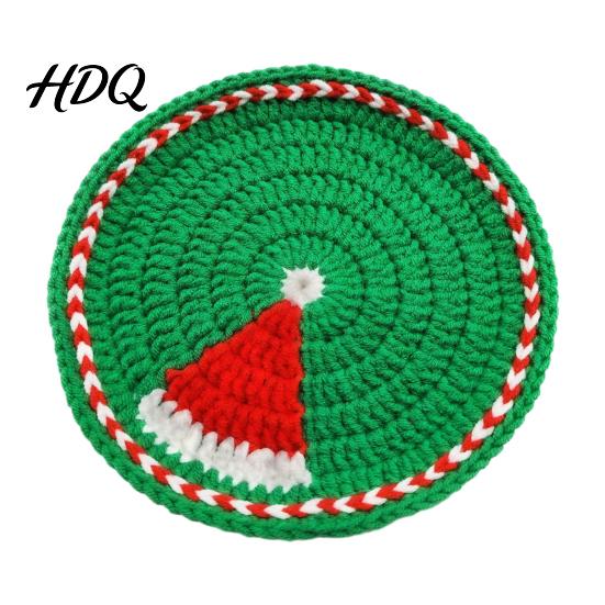 Weiche dicke Baumwollfaser Untersetzer Weihnachtliches Häkeluntersetzer Handgefertigtes Gewebtes Getränkebecher-Pad Niedlicher Weihnachtsmann Schneemann Hitzebeständiger Gestrickter Untersetzer