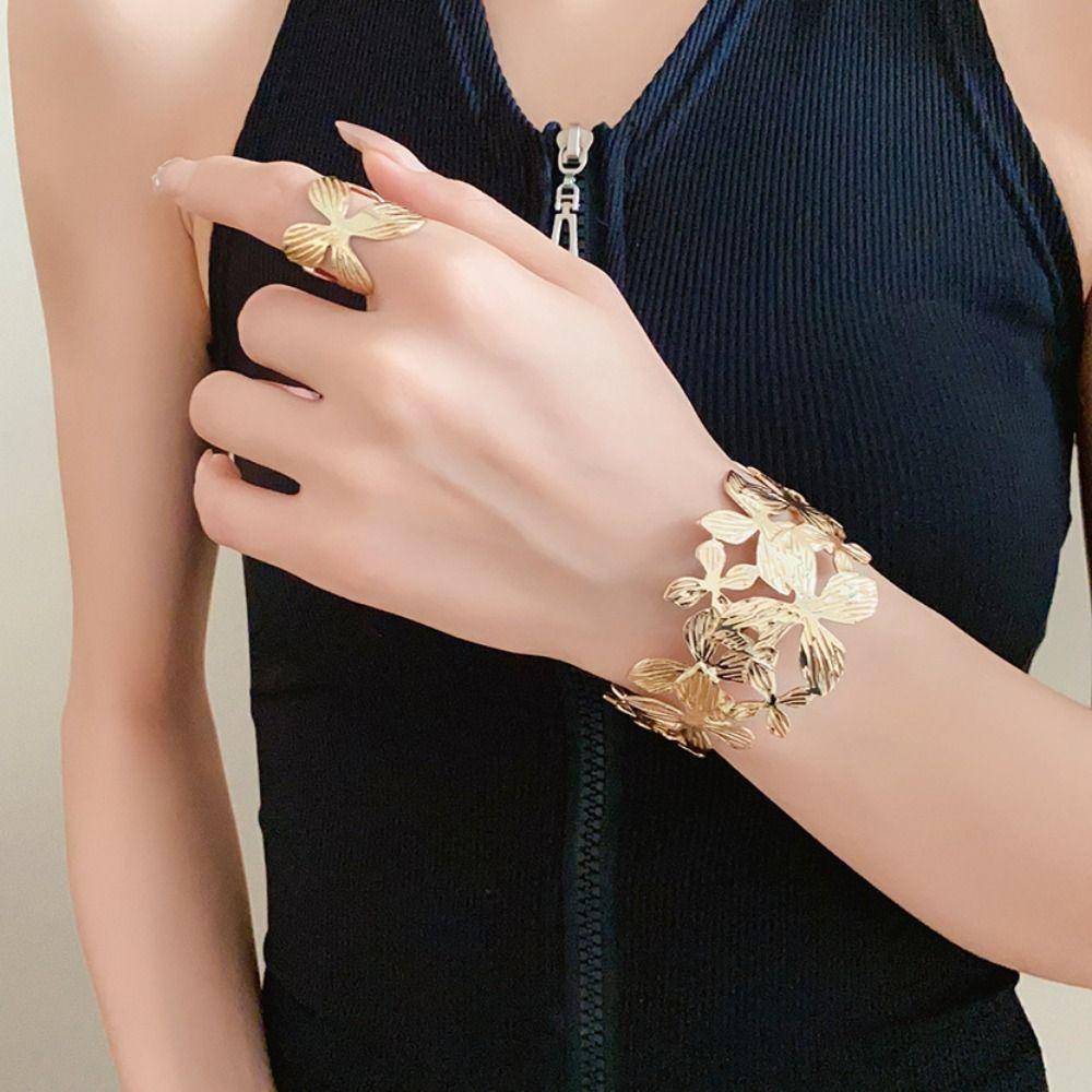Gold/silver Flower Cuff Bangle Exquisite Open Bracelet Fashion Hollow Bangle  Party