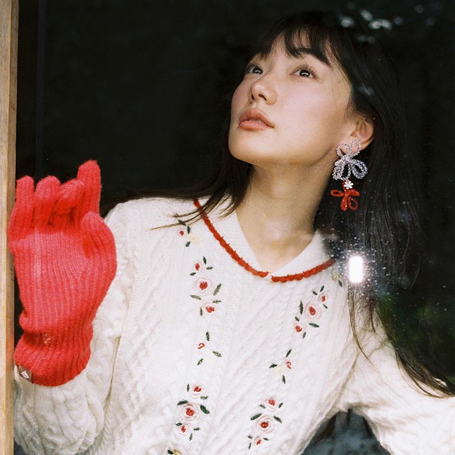 

трехмерные серьги-кристаллы в виде неправильных цветов, модные универсальные нишевые крючки для ушей, серьги с темпераментом высокой моды и легкой роскоши