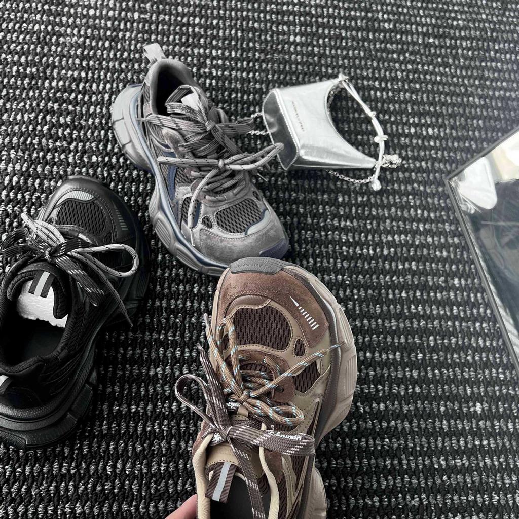 Plateausneaker mit dicker Sohle und Mesh für Damen 2025 Herbst Europäische Station neue atmungsaktive lässige Nischen-Retro-Sneaker