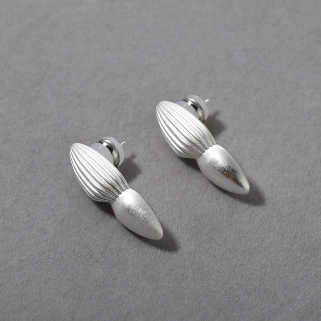 

Cold Wind Personality Unique Copper Platinum Irregular Earrings S925 Silver Needle Earrings Niche Trend Fashion Earrings