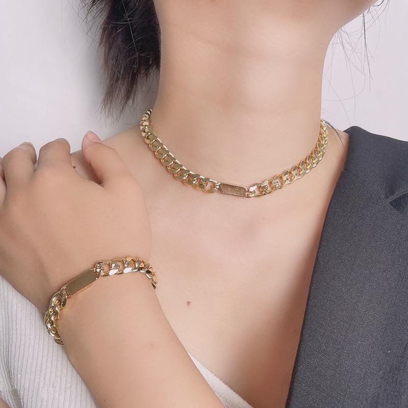 European and American Jewelry Hip-hop Cool Street Geometric Necklace Simple Buckle Head Thick Chain Necklace