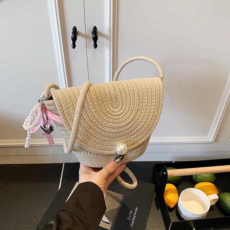 Летняя ретро плетеная сумка женская 2025 новая модная универсальная мини сумка-ведро сумка для отпуска пляжная сумка сумка-мессенджер Without pendant