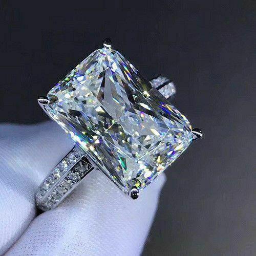 2026 Inlaid Oval Pigeon Egg Cube Zirconia Ring, Fashionable and Personalized Platinum Engagement High-quality Jewelry