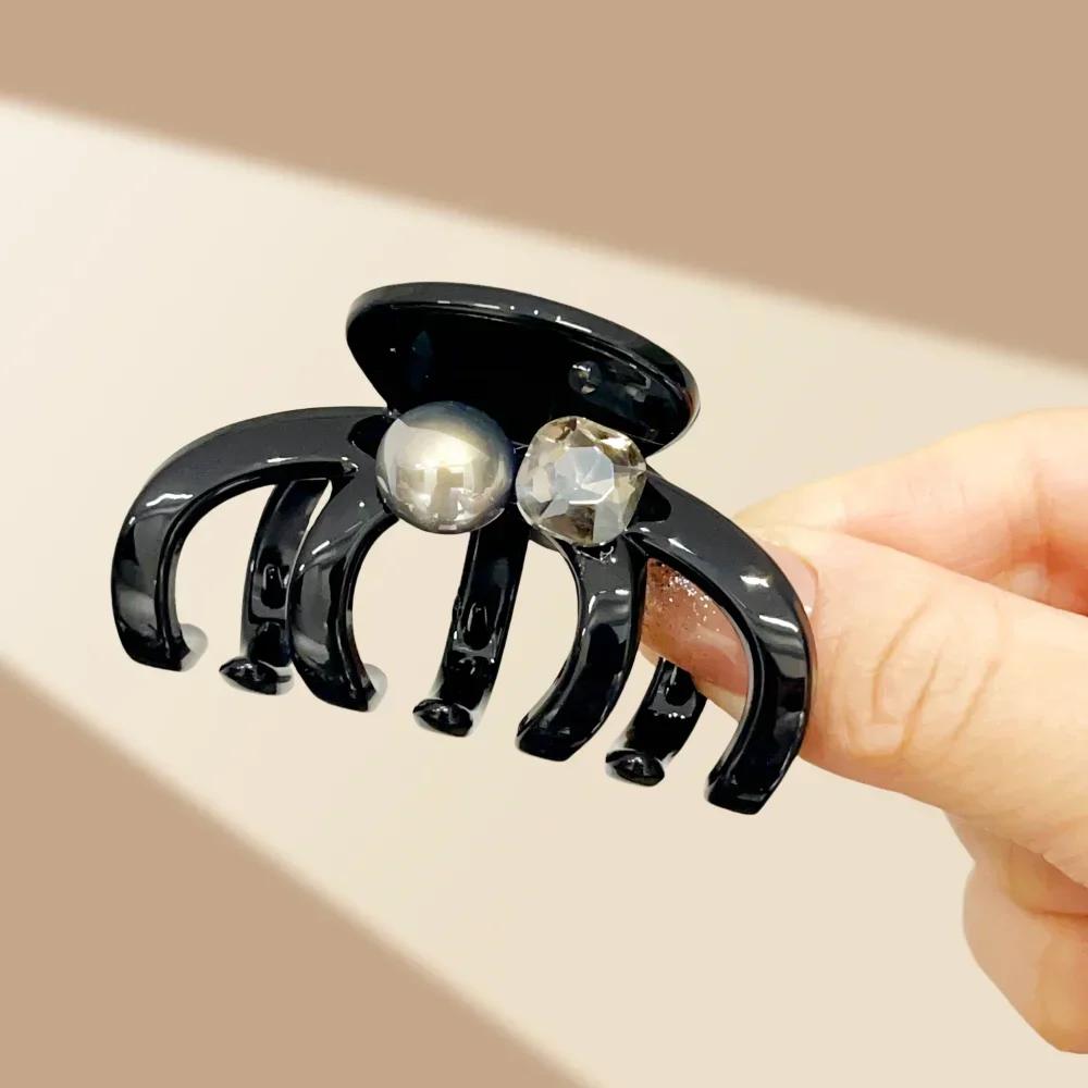 Elegant Crystal Pearl Medium Size Thick Thin Women's Hair Claw Clip Accessories Korean Star Red Black Catch Clamp Girls Headwear