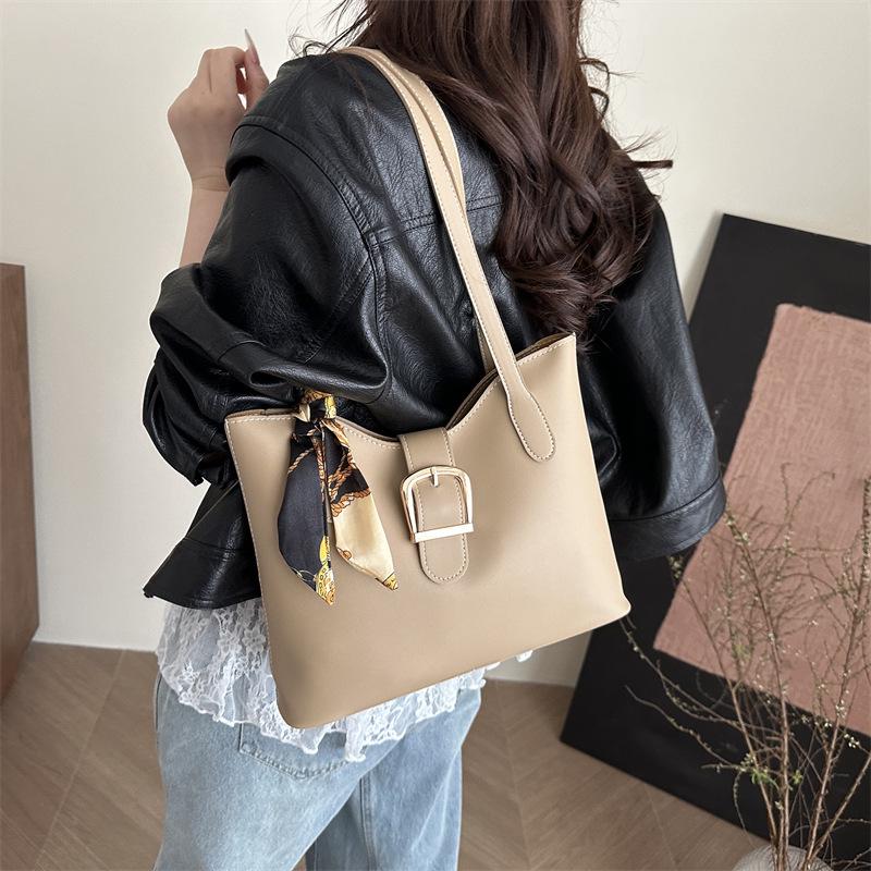 Large Capacity Minimalist Shoulder Tote Bag for Women - 2025 Autumn Collection