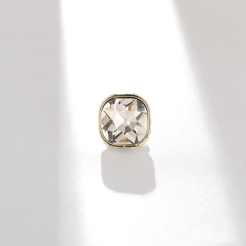 Exquisite Crystal Lapel Pin: Anti-Exposure Fixation Brooch