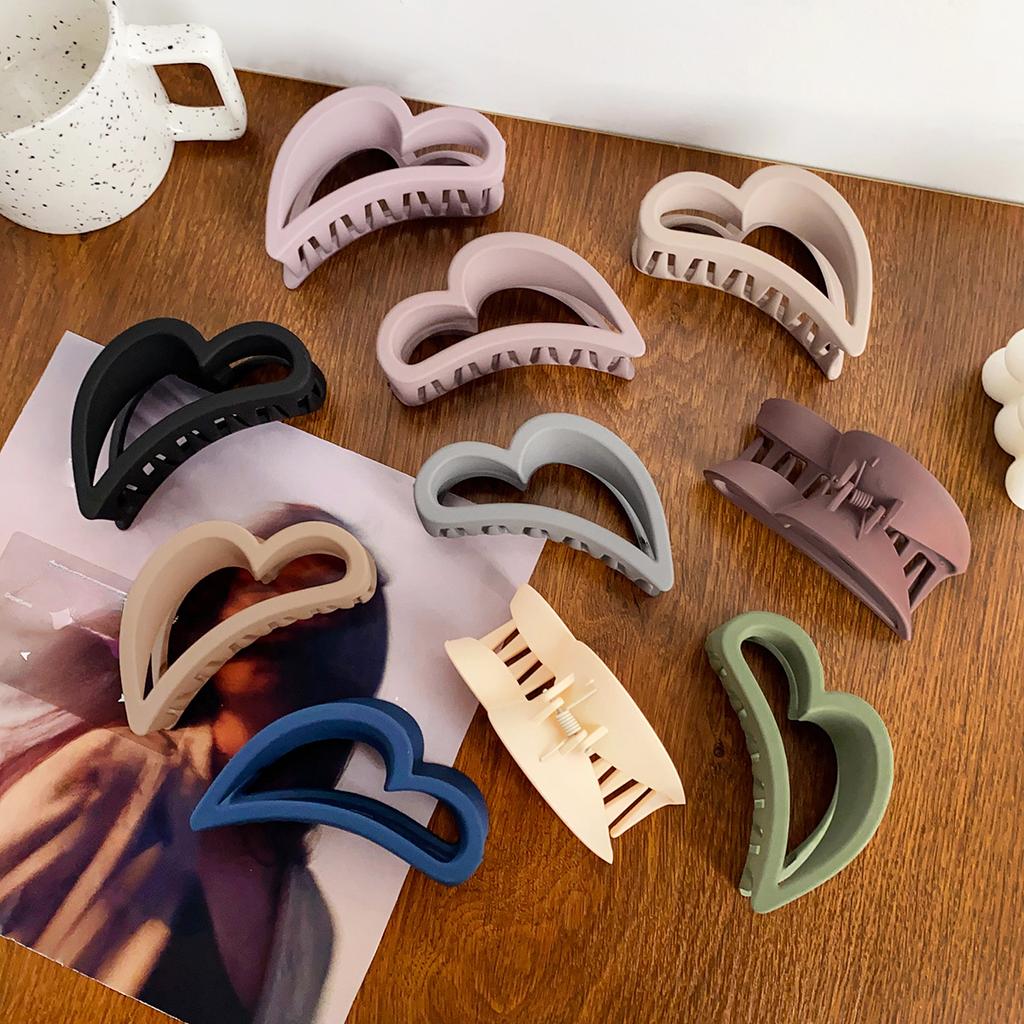 Frosted Love Heart Shaped Hair Claw Korean Fashion Women Girl Hairpins Hair Claw Barrettes Solid Color Headwear Hair Accessories
