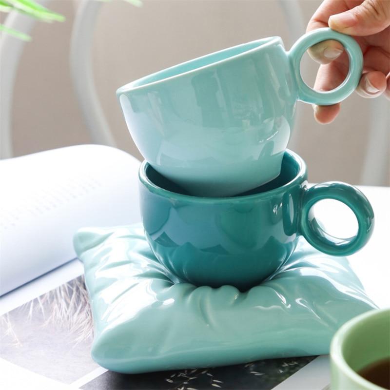 Kaffeetassen-Set Geschenk,Keramik Kaffeetasse und Untertasse,China Teetasse und Untertasse Set,Kaffeetassen Set,Porzellan Espressotassen Set,Keramiktasse mit Untertasse und Löffel 3 Teiliges Set(Blau) Kaffeetassen-Set Geschenk,Keramik Kaffeetasse und Untertasse,China Teetasse und Untertasse Set,Kaffeetassen Set,Porzellan Espressotassen Set,Keramiktasse mit Untertasse und Löffel 3 Teiliges Set(Blau)