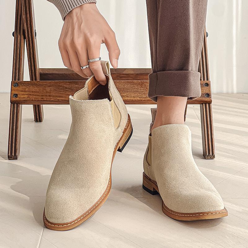 Pánské chelsea boty 2025 jarní nové kožené boty s vysokým svrškem trendy britské martensky jednobarevné ležérní polokozačky