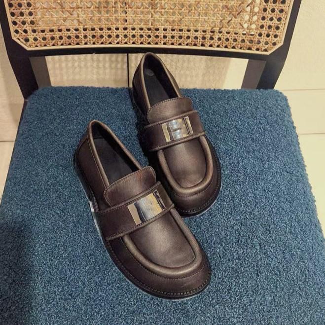 

British style metal small silver brand women s new leather small leather shoes flat single shoes 40 чёрный