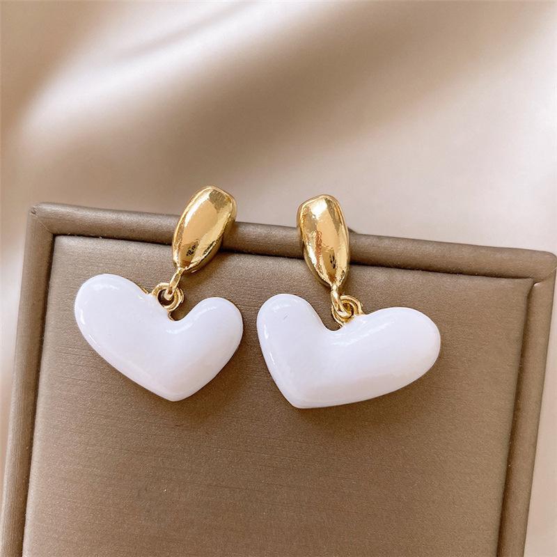 New Vintage Heart Drop Earrings Baroque Pearl Earrings Gold Color Round Earclip Women Temperament Elegant Jewelry Party Gifts