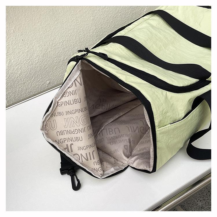 Cestovní a sportovní taška ve stylu korejském stylu s velkou kapacitou - Všestranná crossbody taška pro obchodní nebo neformální použití