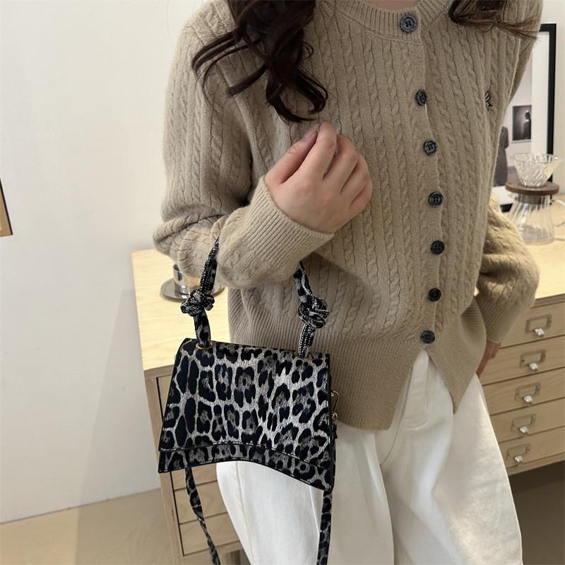 Trendy Women's Small Square Handbag Versatile Pu Shoulder Bag For Everyday Use