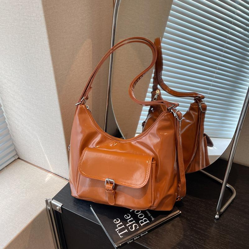 Soft Leather Tote Bag for Women 2026 Minimalist Style Large Capacity Commuter Shoulder Crossbody Bag