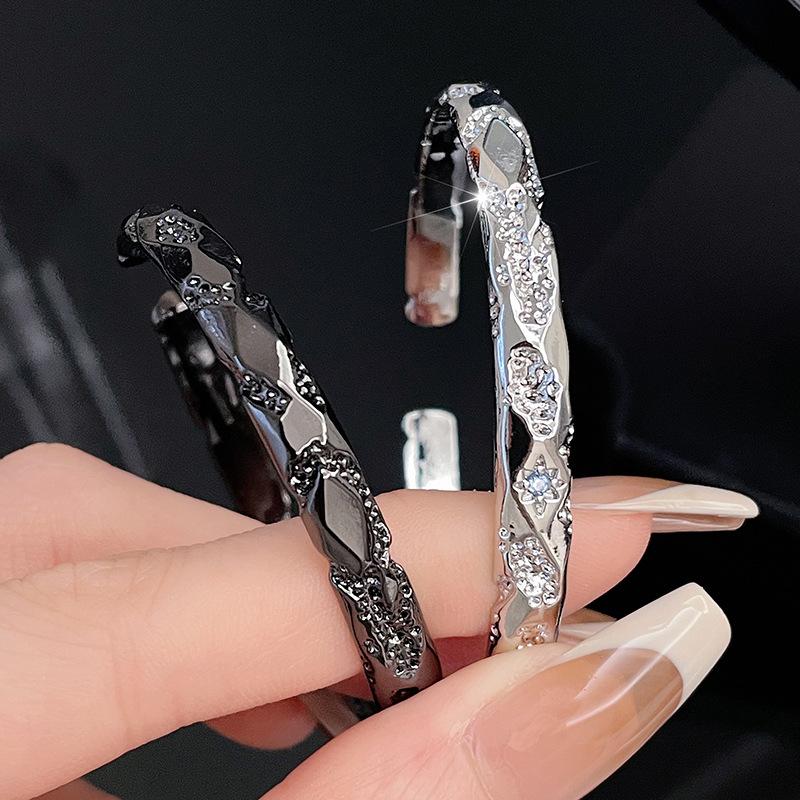 Niche Design Sense Irregular Pleated Plain Ring Open Bracelet Set Personalized Light Luxury High-End Bracelet