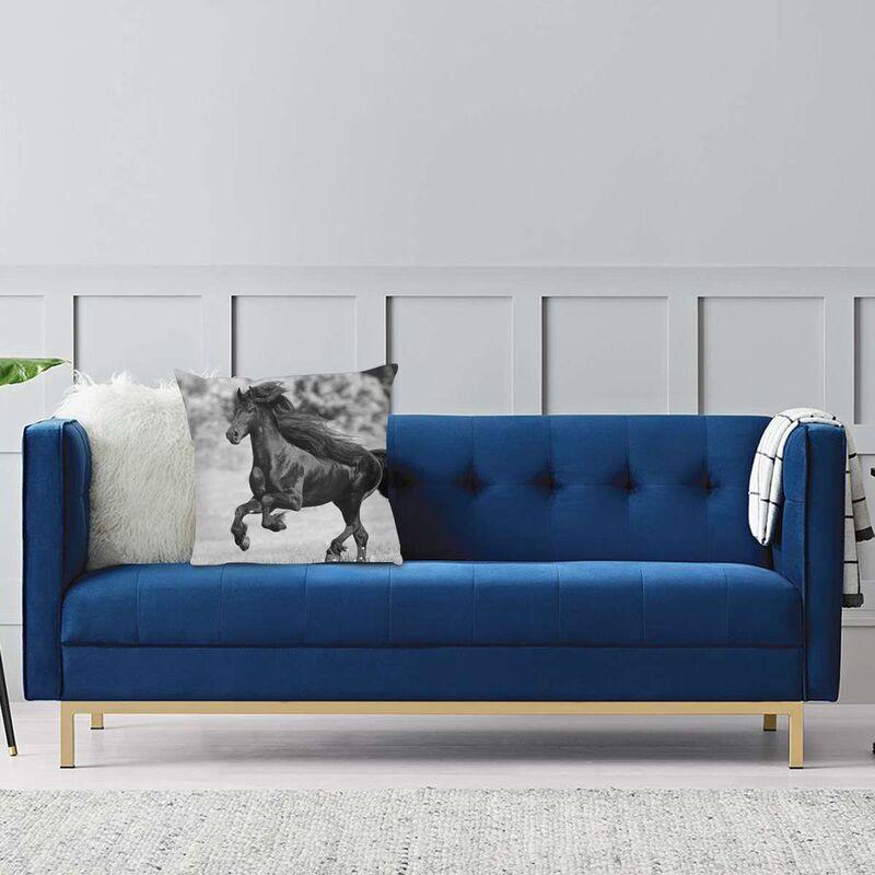 Black Friesian Horse Gallops Cushion Cover 40X40Cm Velvet Animal Throw Pillow Case For Sofa Square Pillowcase Bedroom Decoration