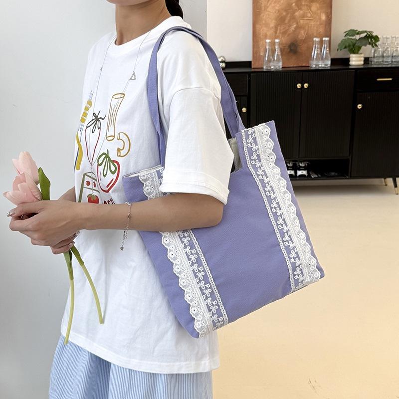 Simple and Large-capacity Pleated Bag One-shoulder Stylish and Fashionable Tote Commuter Lace-trimmed Bag