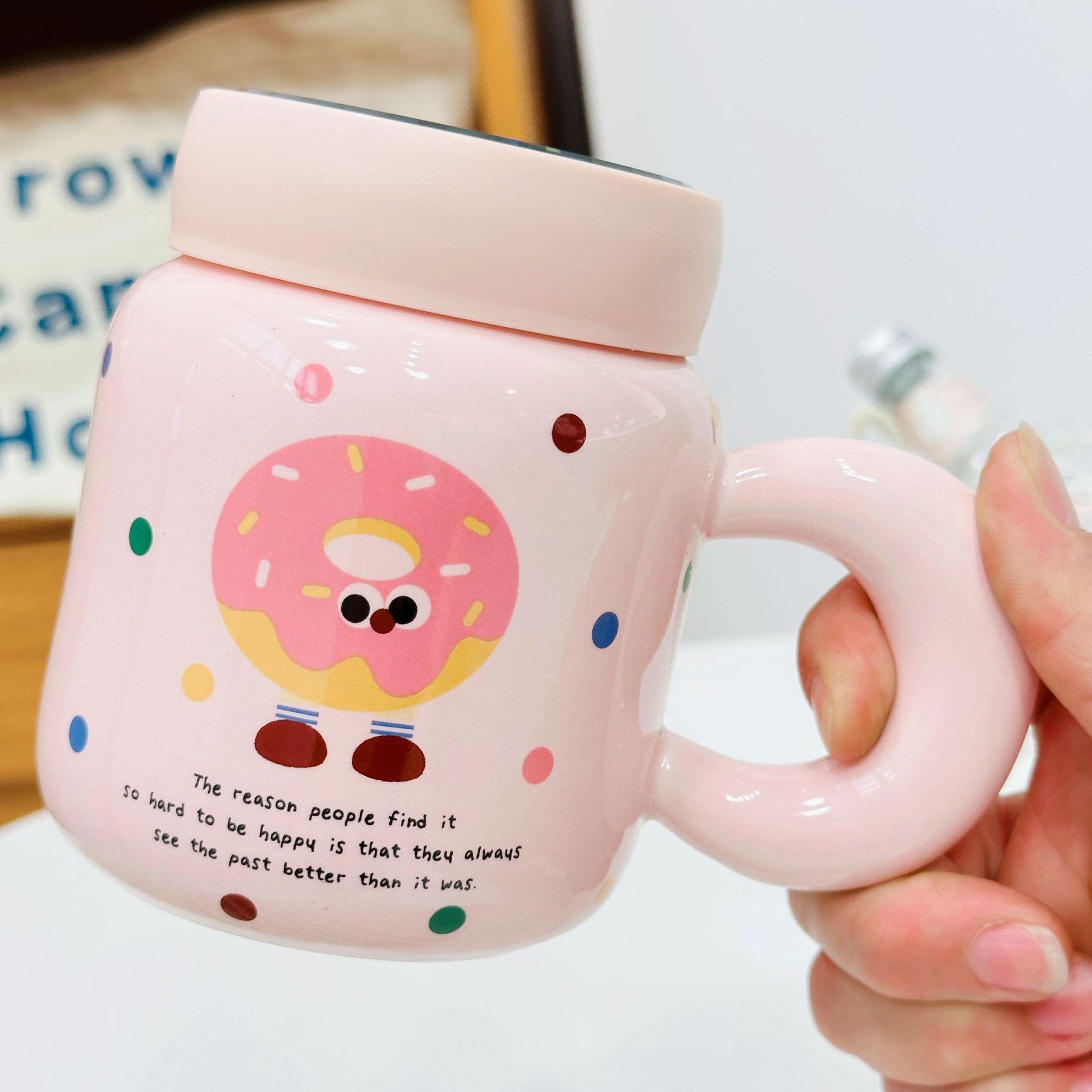 

Креативная мультяшная милая трехмерная керамическая кружка с крышкой в виде кролика для женщин, играющих с забавным кроликом, офисная бытовая чашка для воды высокого вида 420ML